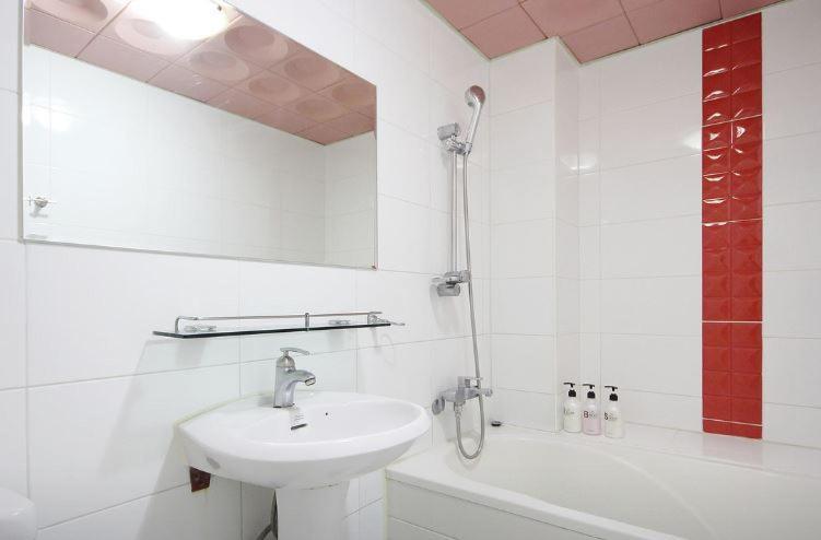 Lee Motel Йосу Экстерьер фото